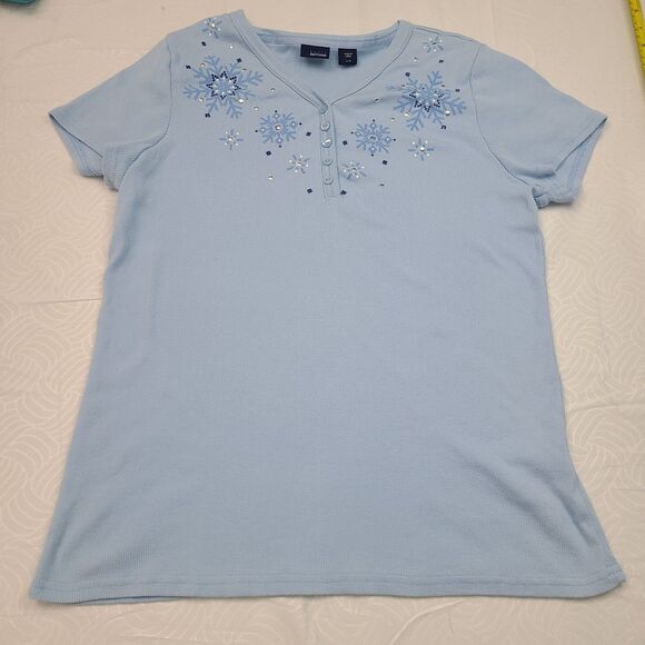 Basic Editions blue ribbed v-neck T Shirt with snowflake embroidery Size L - Picture 1 of 3